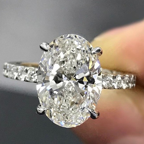 ¥ NEW “18K Oval Cut Diamond Sterling Silver Ring - Picture 5 of 6